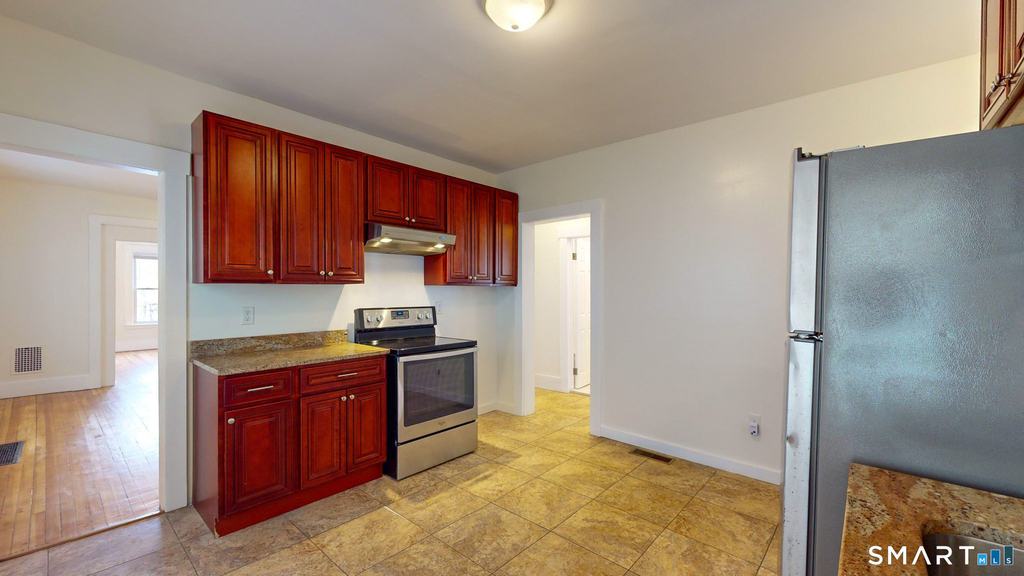 679 Winchester Avenue - Photo 4