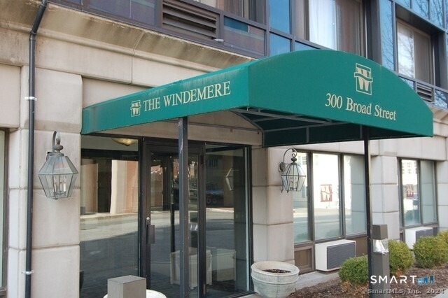 300 Broad Street - Photo 0