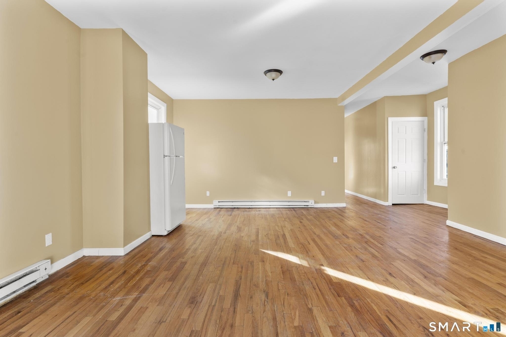 691 Main Street - Photo 2