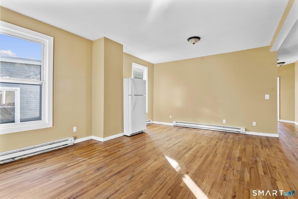 691 Main Street - Photo 3