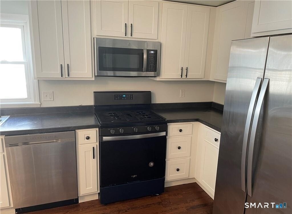 111 Greenwich Avenue - Photo 0