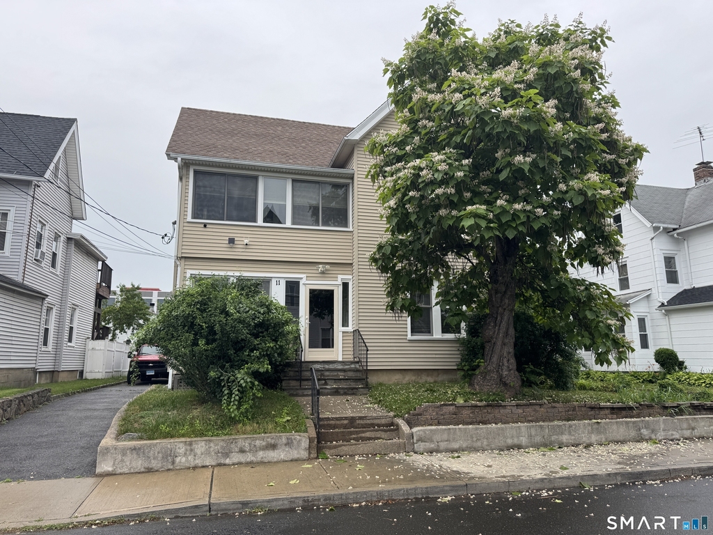 11 Betts Place - Photo 2