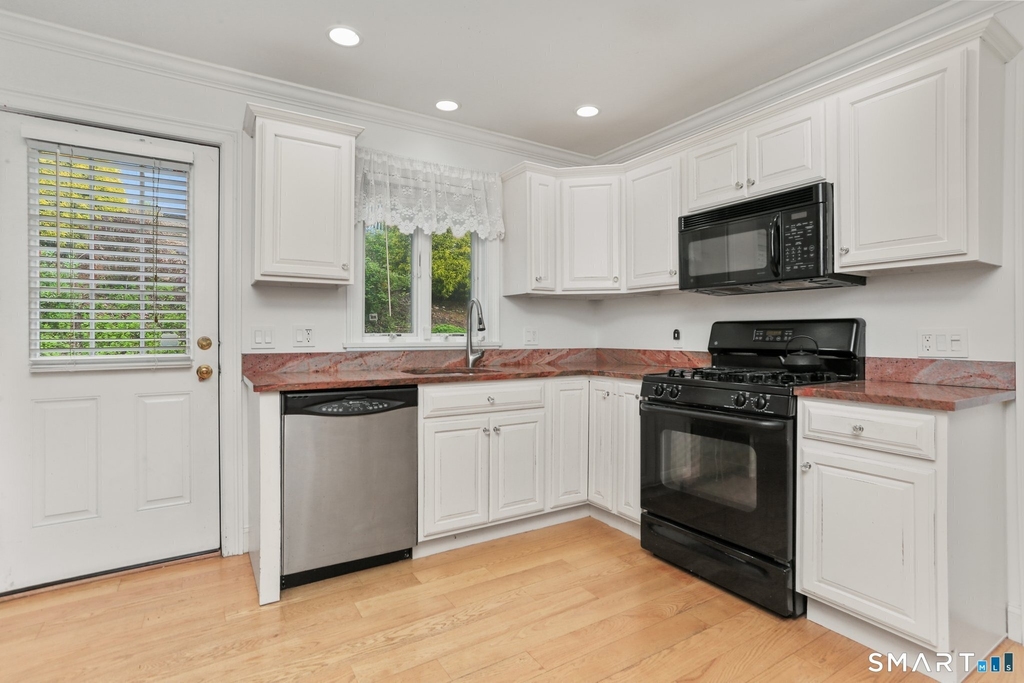 310 Main Street - Photo 9