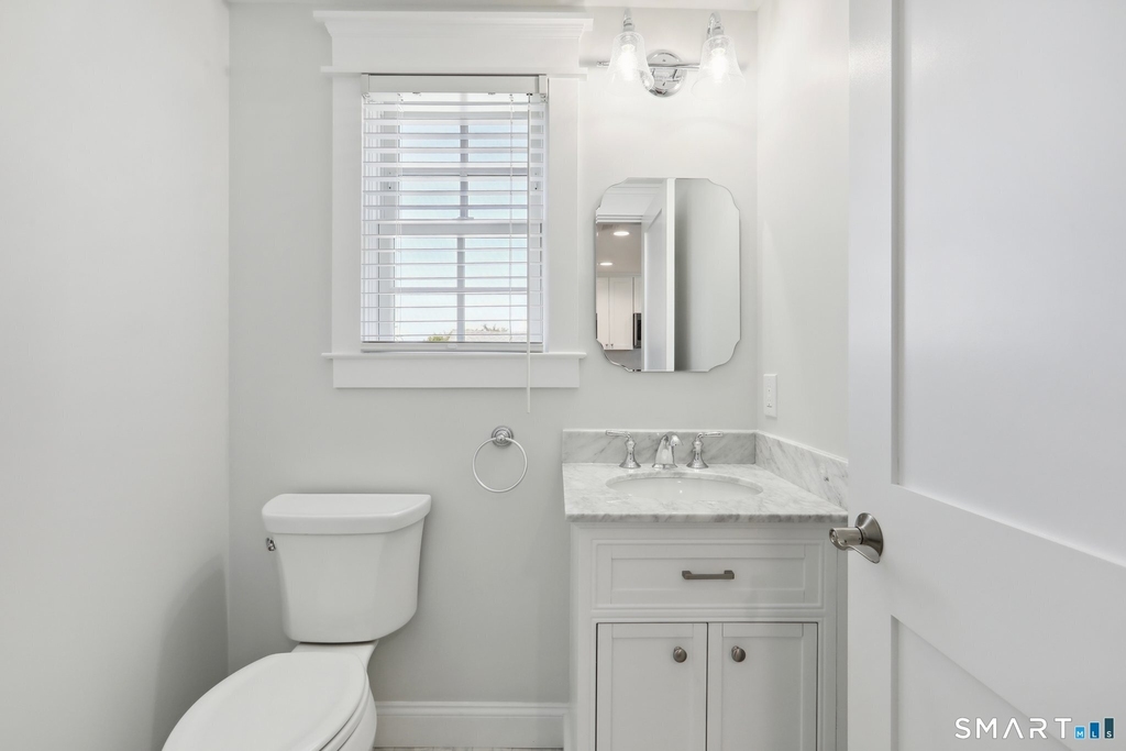 138 Deer Hill Avenue - Photo 3