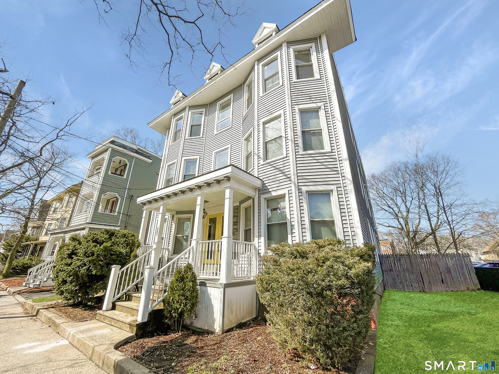 258 Nicoll Street - Photo 1
