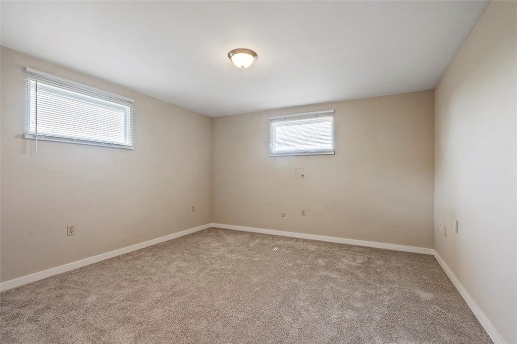8966 Knoll Street - Photo 14