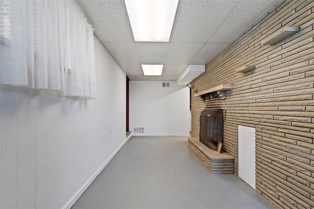 8966 Knoll Street - Photo 16