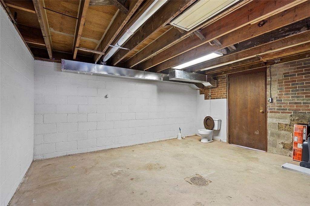 8966 Knoll Street - Photo 17