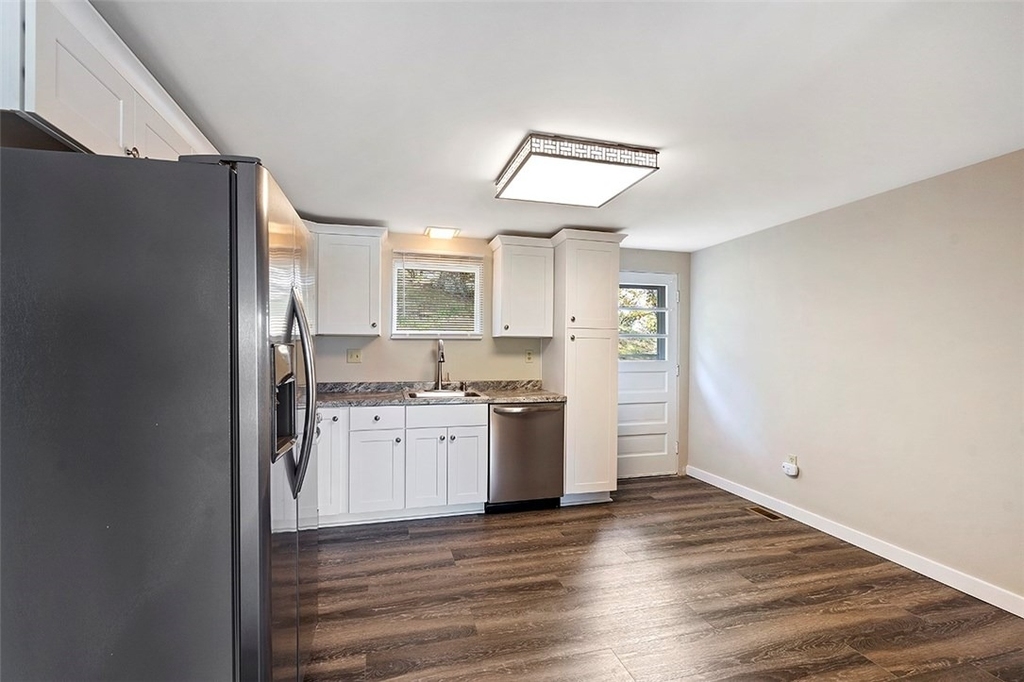 8966 Knoll Street - Photo 3