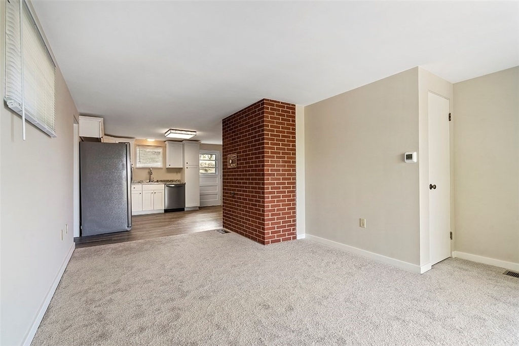 8966 Knoll Street - Photo 7