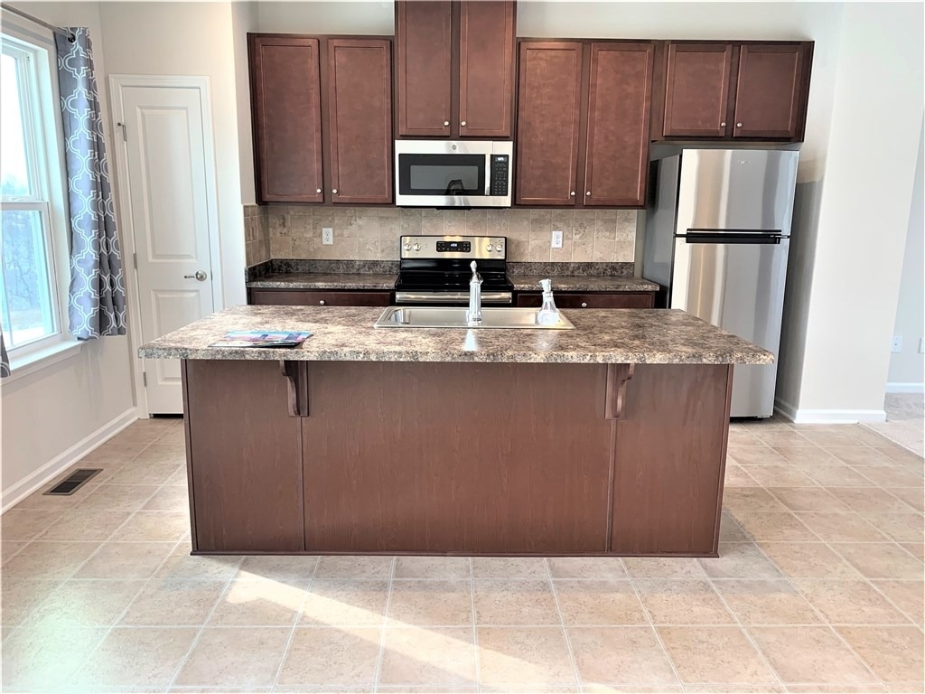 2027 Cade Drive - Photo 4