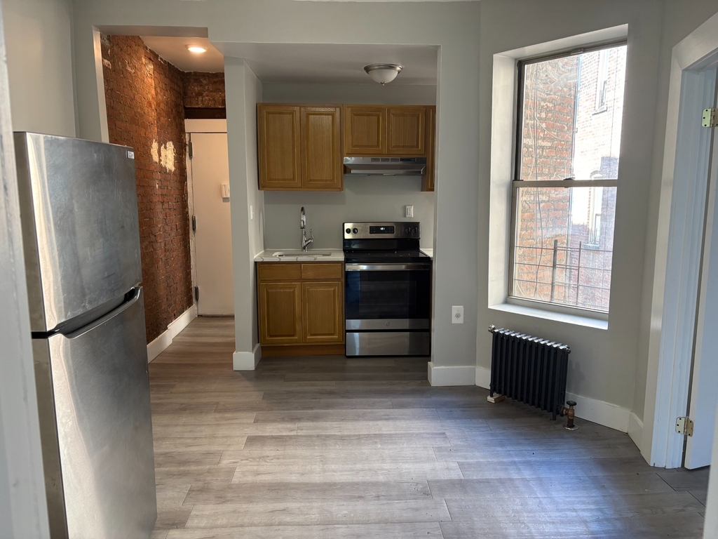 West 143rd Street and Broadway - Photo 4