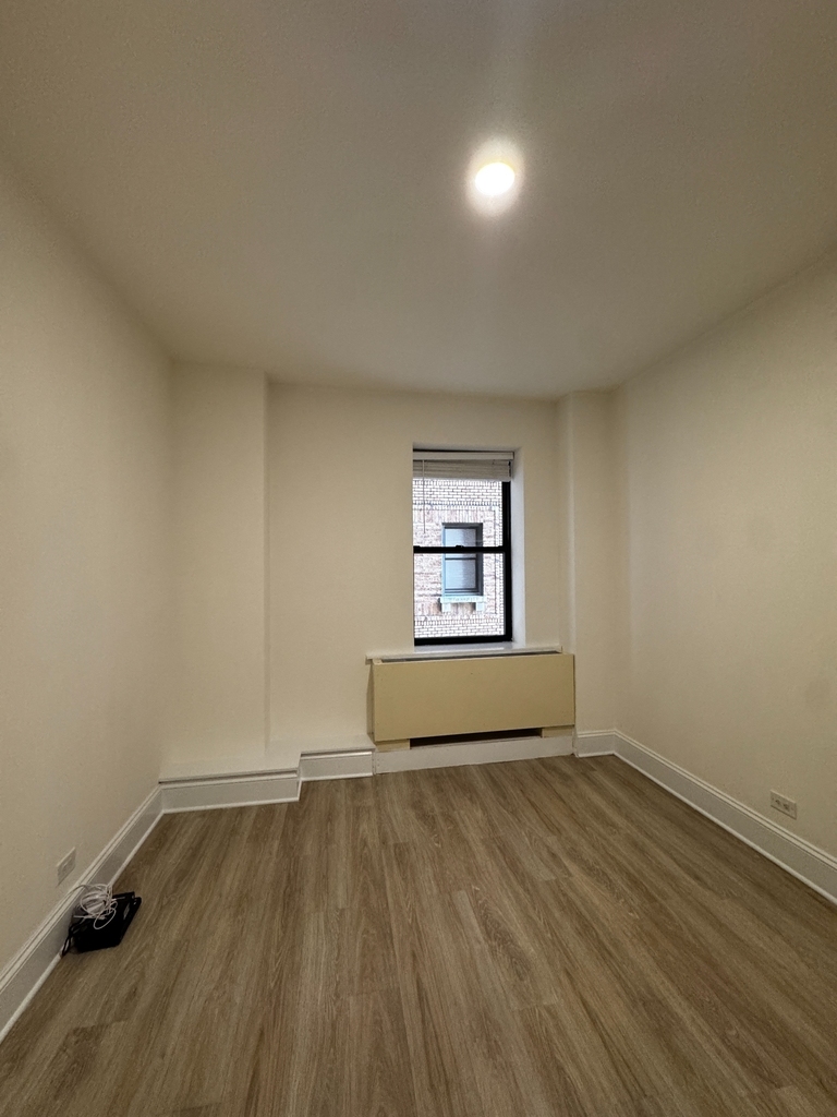 West 34th Street - Photo 2