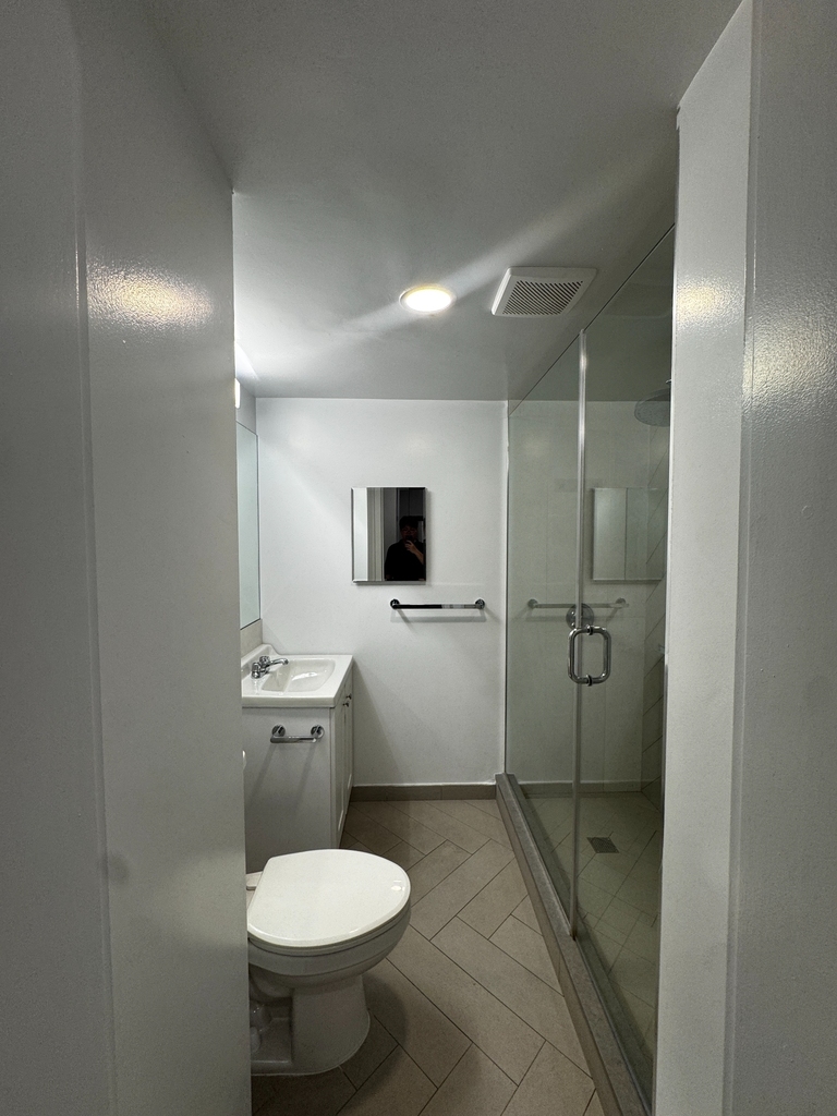 West 34th Street - Photo 9