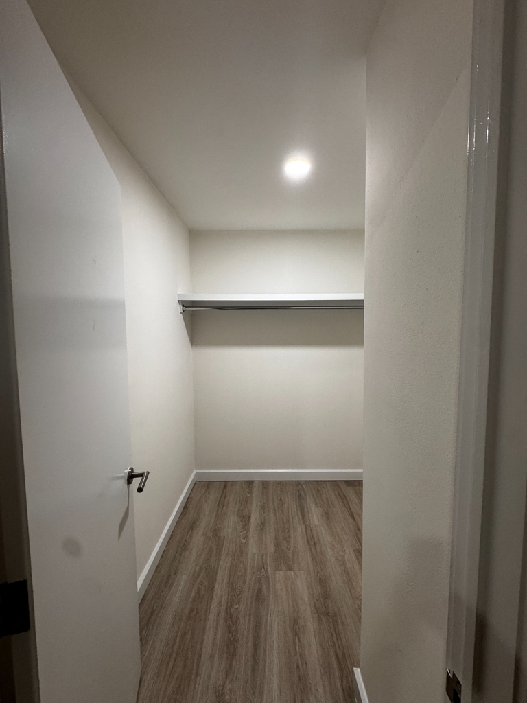 West 34th Street - Photo 4