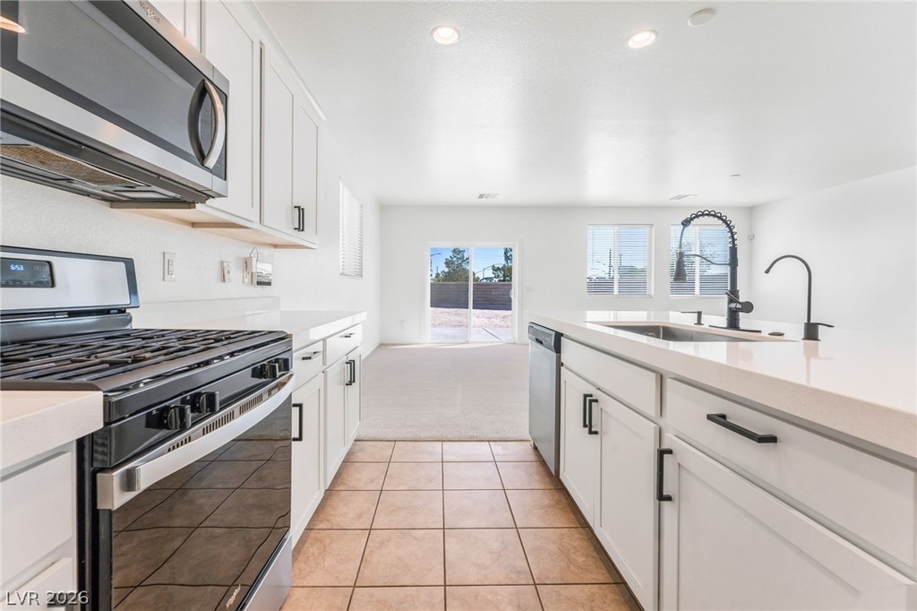 1002 Solemn Cactus Avenue - Photo 6