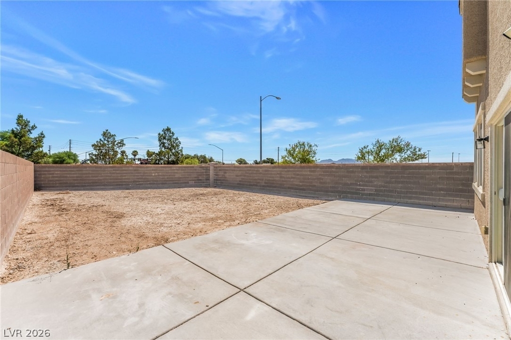 1002 Solemn Cactus Avenue - Photo 20