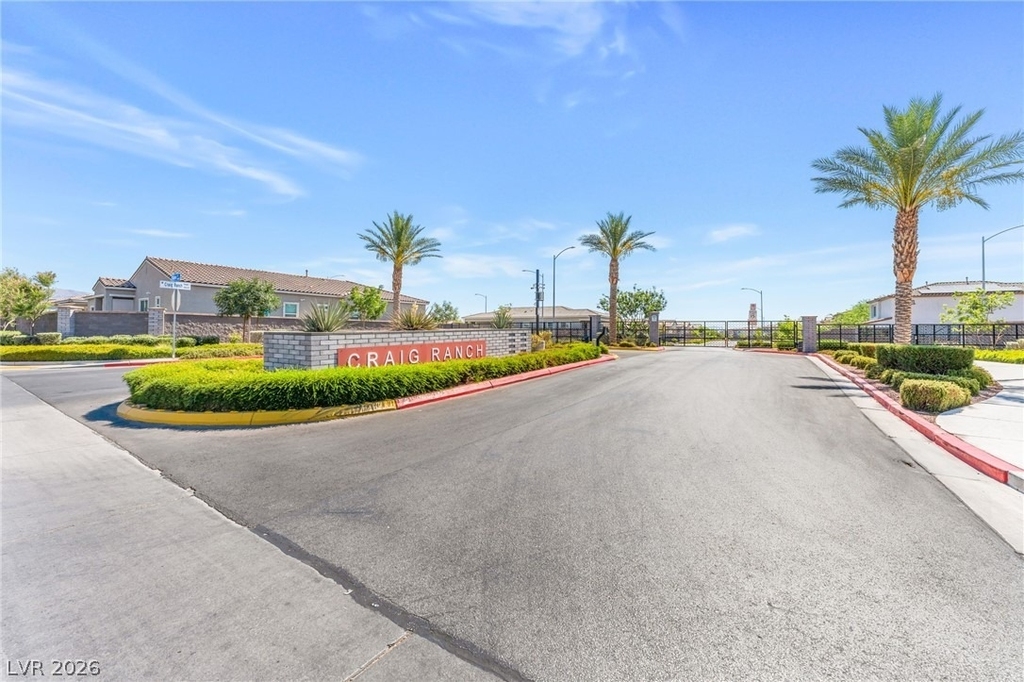1002 Solemn Cactus Avenue - Photo 22