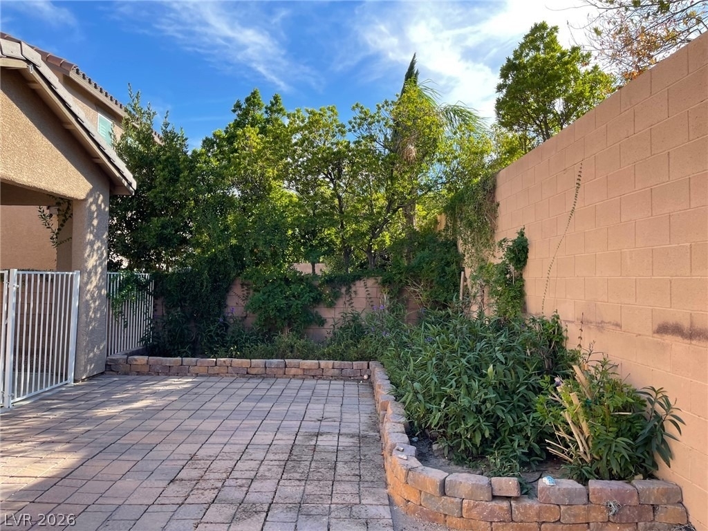 1077 Hickory Park Street - Photo 10