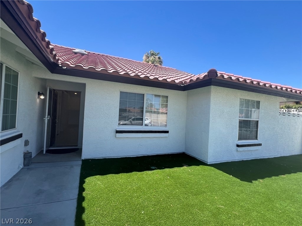 5645 W Katie Avenue - Photo 2