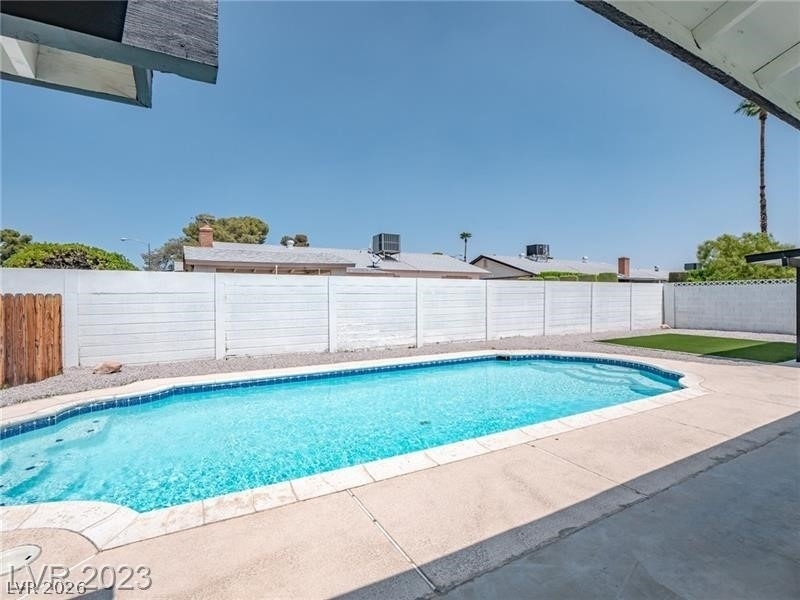 6488 Creston Avenue - Photo 33