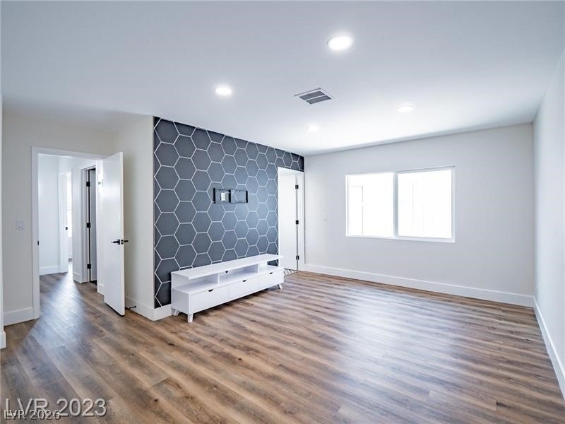 6488 Creston Avenue - Photo 16