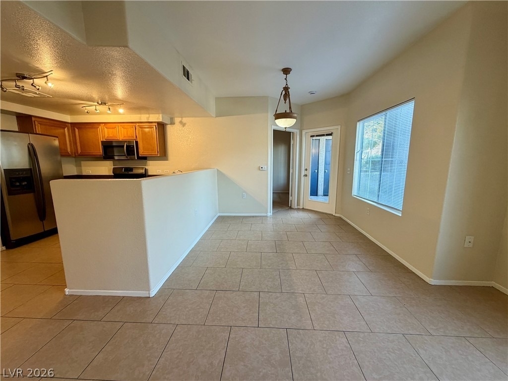 10245 S Maryland Pw Parkway - Photo 2