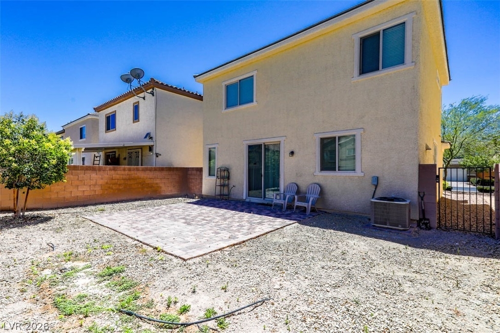 7416 Amesbury Street - Photo 35