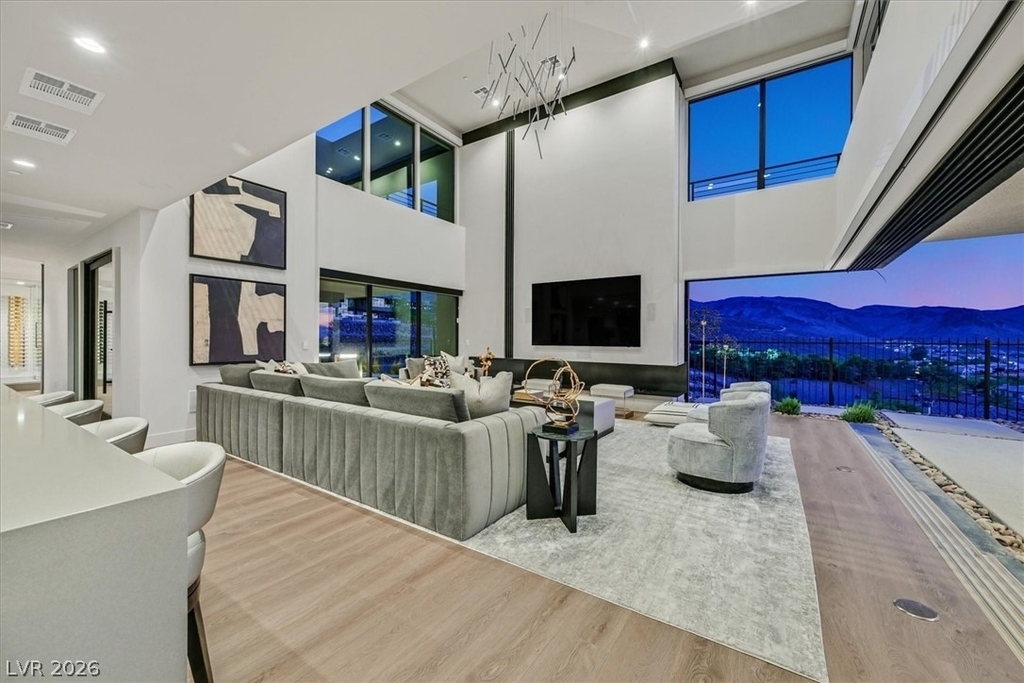 807 Magnum Cliff Court - Photo 10