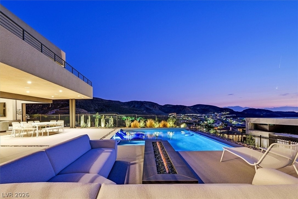 807 Magnum Cliff Court - Photo 2