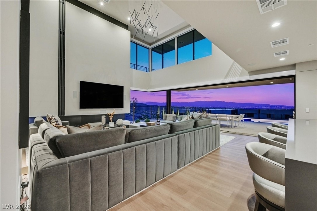 807 Magnum Cliff Court - Photo 8