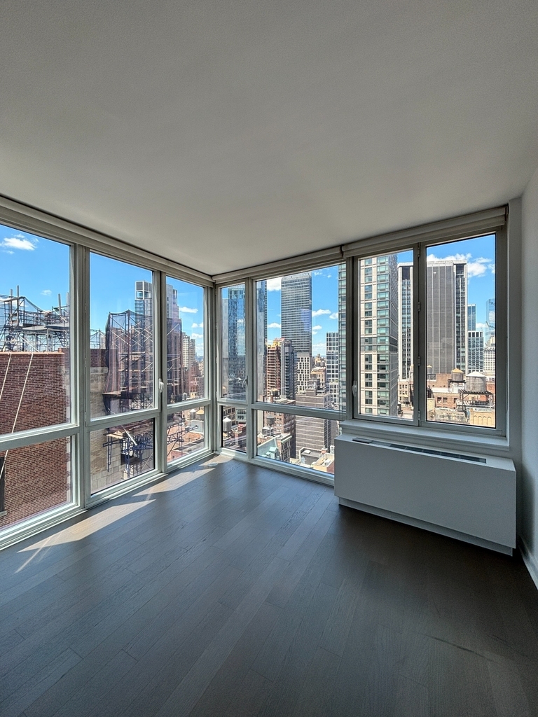 5th Avenue - Photo 2