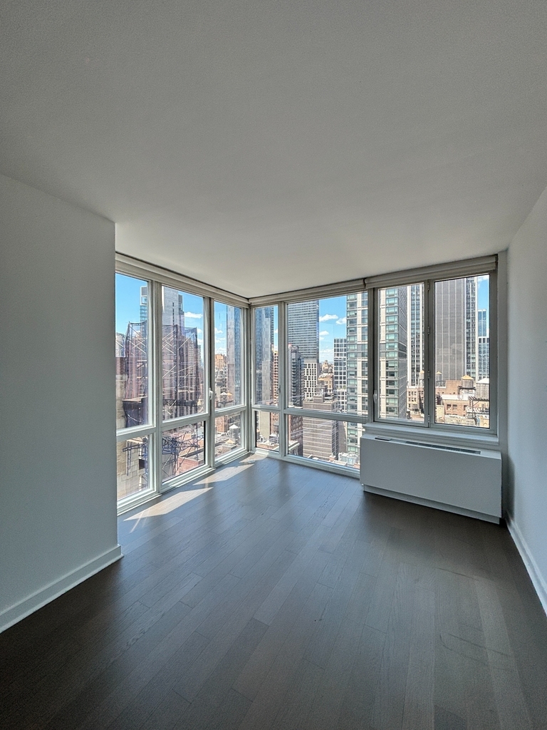 5th Avenue - Photo 1