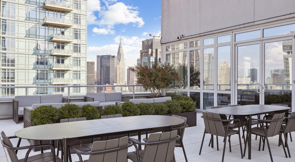 5th Avenue - Photo 16