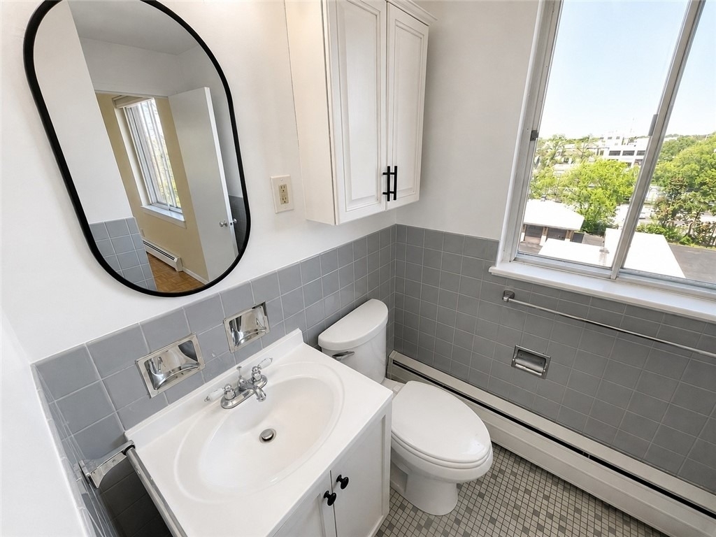 1000 East Avenue - Photo 29