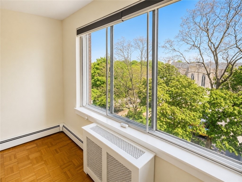 1000 East Avenue - Photo 22