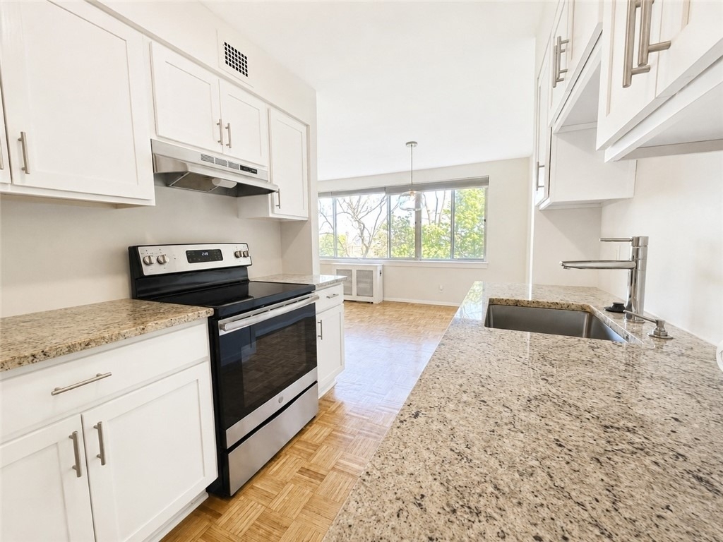 1000 East Avenue - Photo 12