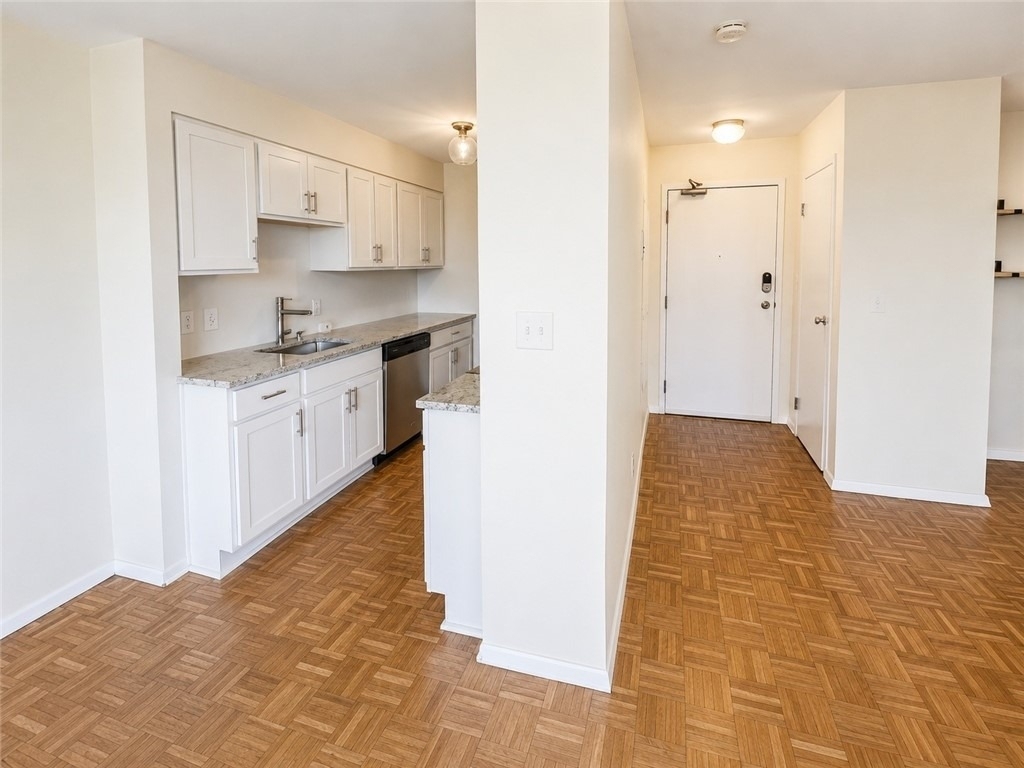 1000 East Avenue - Photo 8