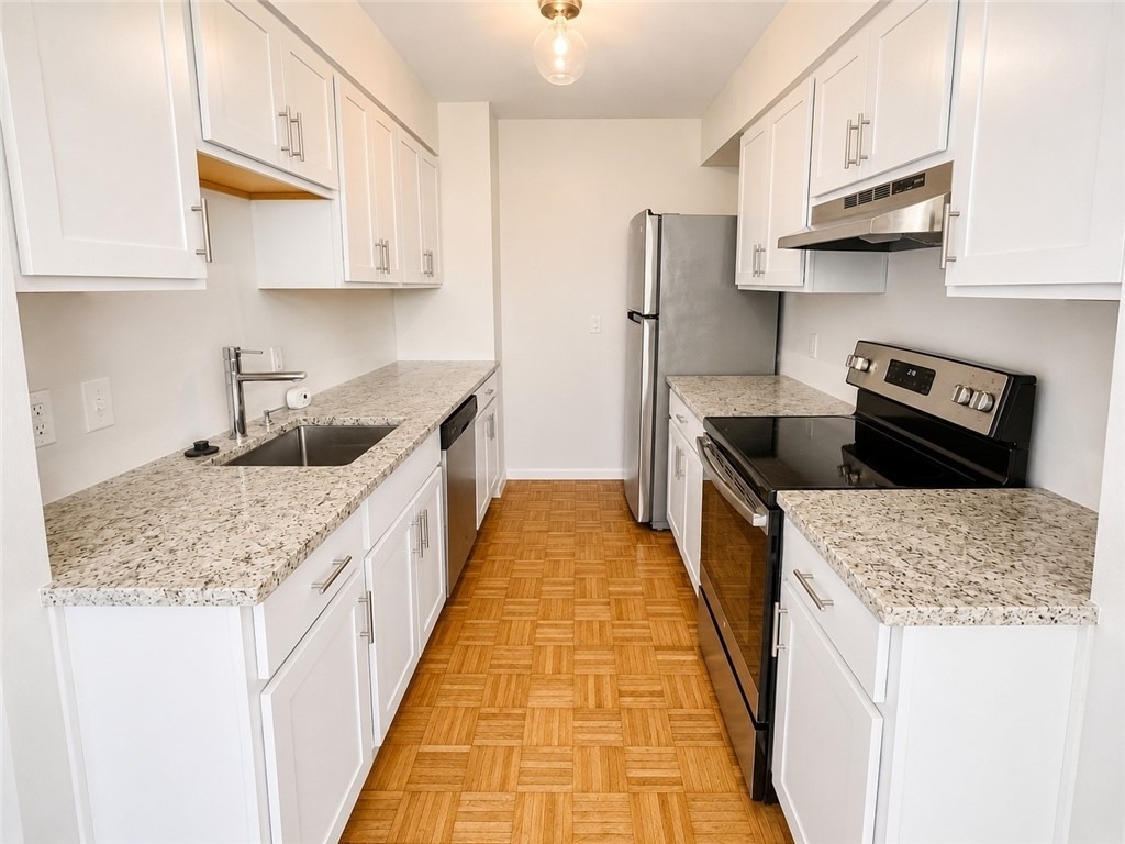 1000 East Avenue - Photo 9