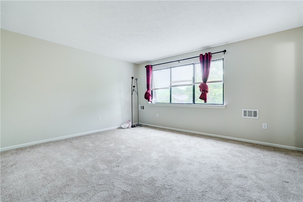 133 Penn Lane - Photo 7