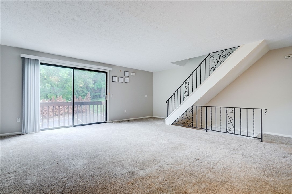 133 Penn Lane - Photo 1