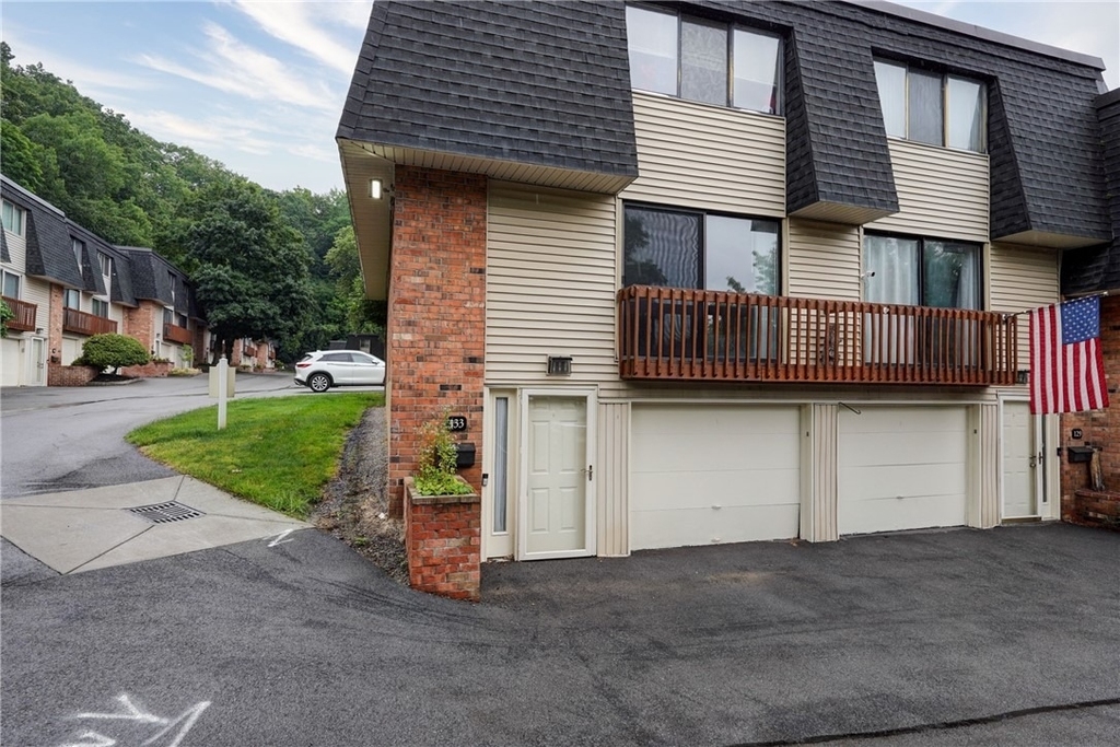 133 Penn Lane - Photo 0