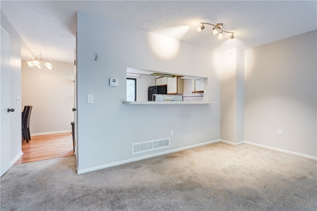 133 Penn Lane - Photo 2