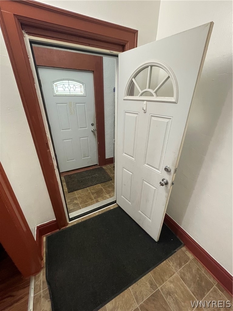 298 Winslow Avenue - Photo 3