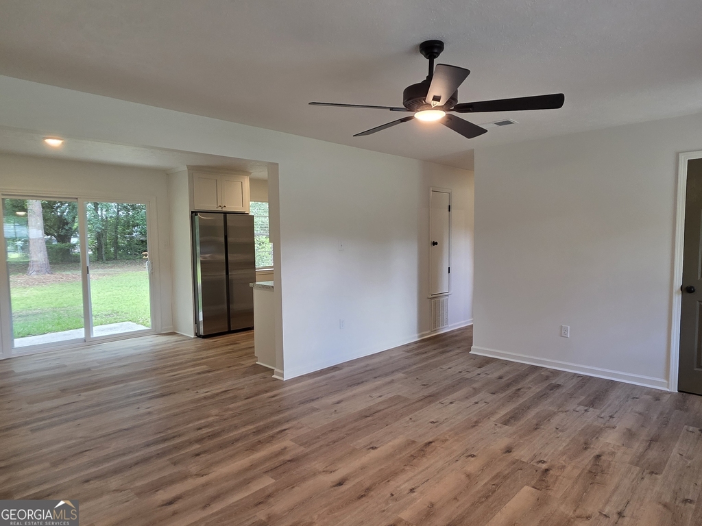 205 Whitehall Avenue - Photo 3
