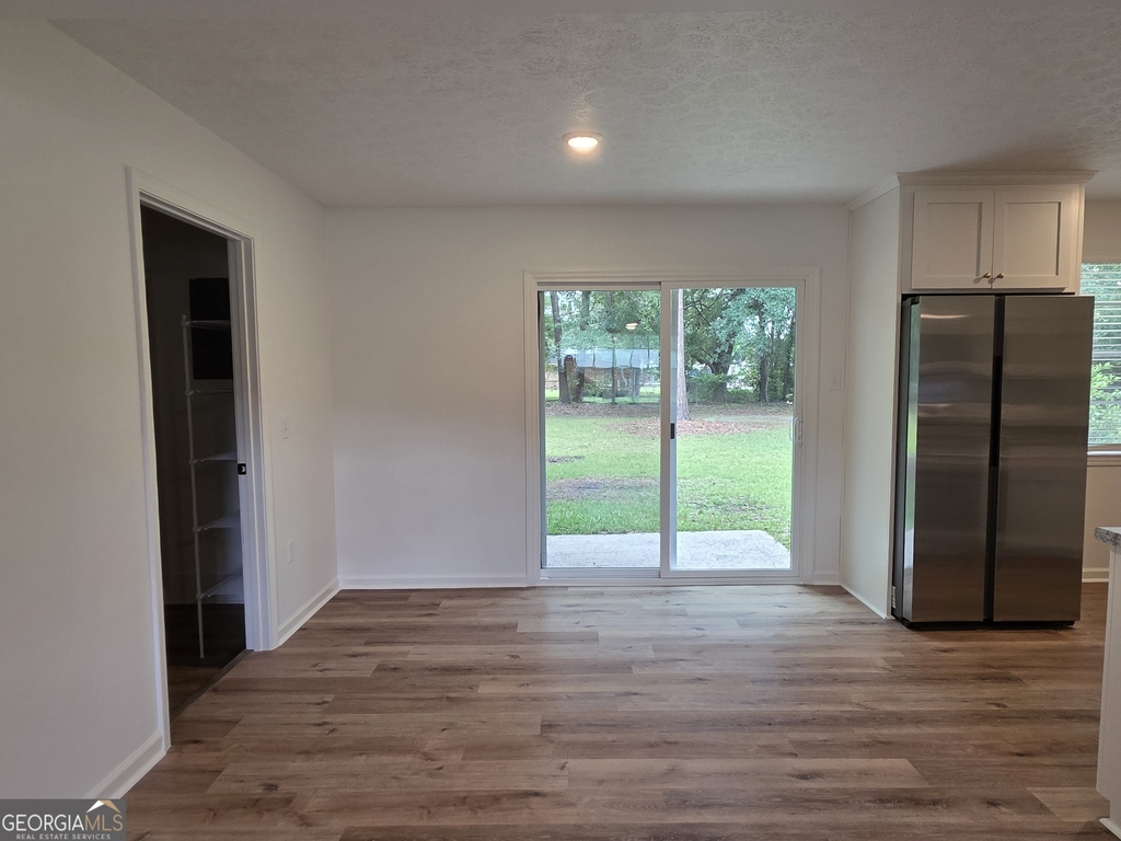 205 Whitehall Avenue - Photo 5
