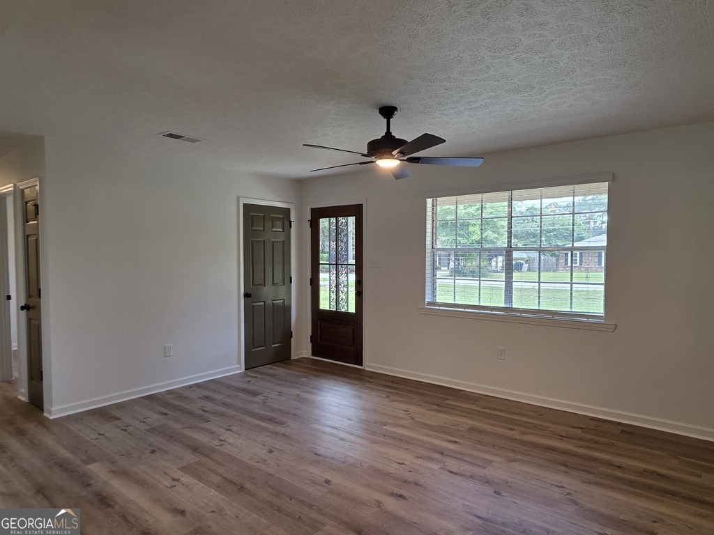 205 Whitehall Avenue - Photo 2