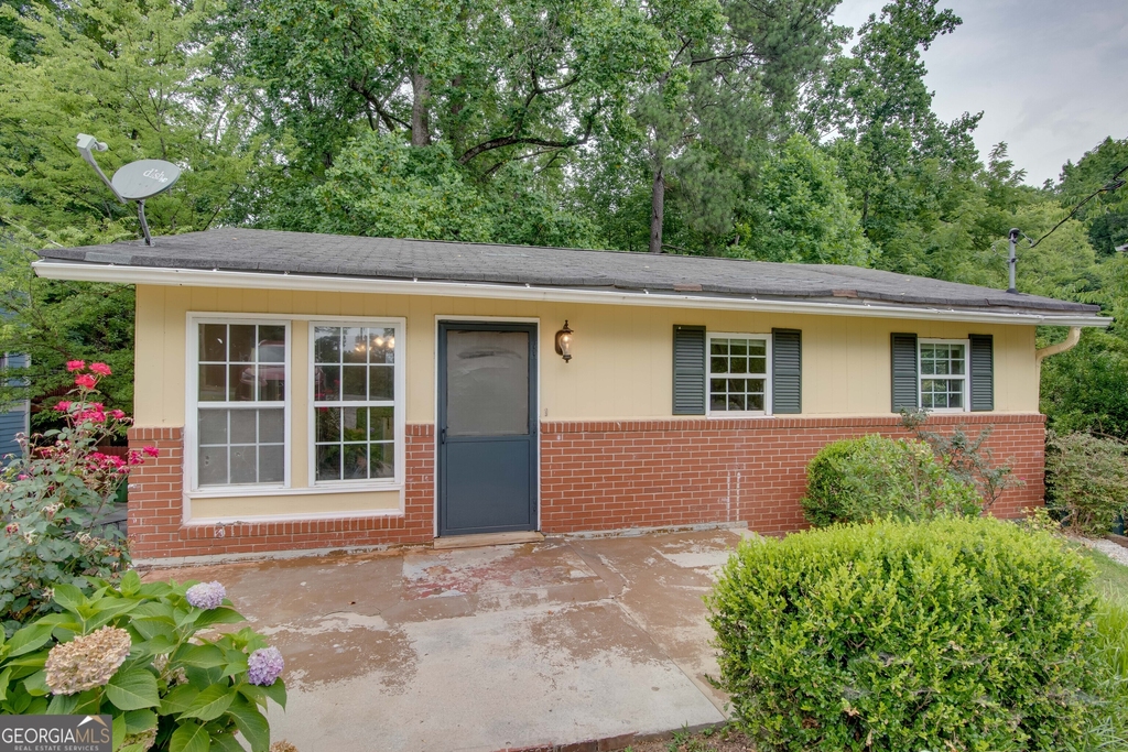 2435 Claude Street Nw - Photo 0