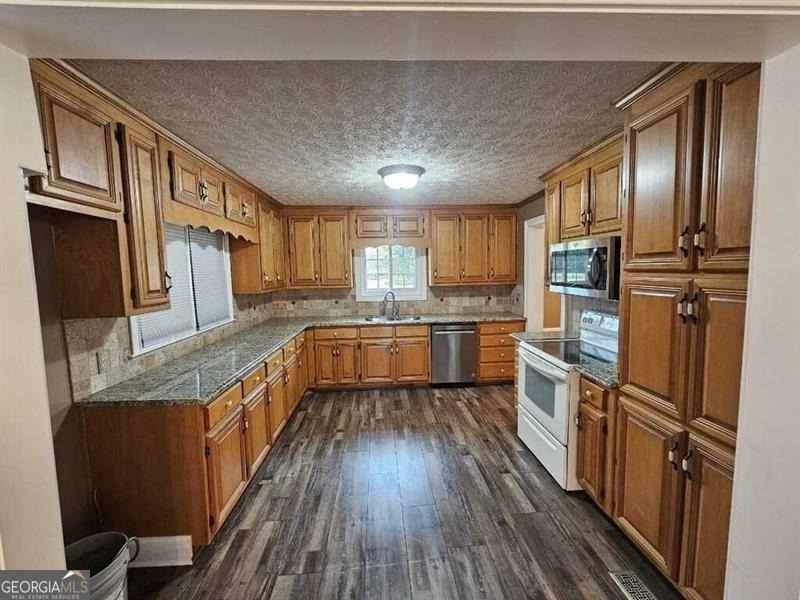 1505 Old Loganville Road - Photo 6