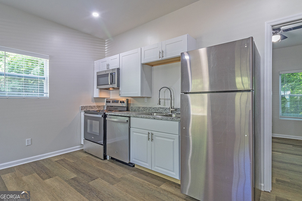 2367 Knott Street - Photo 3